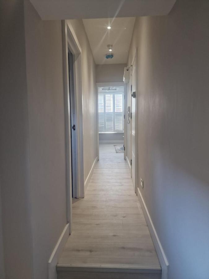 Collier'S Wood En-Suite Apartments Лондон Екстериор снимка